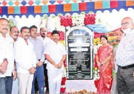 స్టేడియం నిర్మాణానికి కృషి