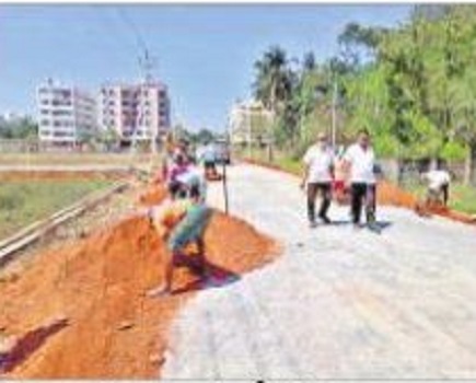 రహదారుల నిర్మాణం వేగవంతం