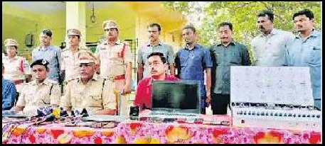 ఆన్ లైన్ క్రికెట్ బెట్టింగ్ ముఠాఅరెస్ట్
