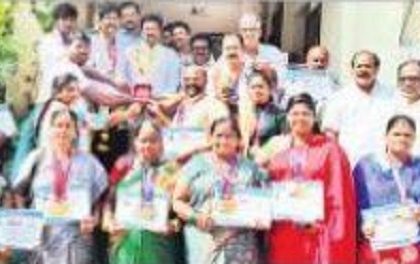 ఈత కొలనులో  'పేట'  సత్తా