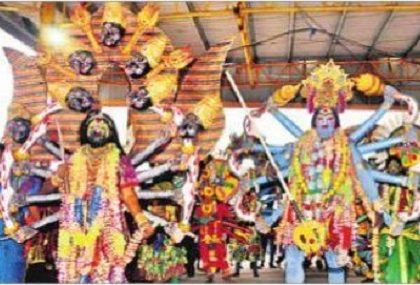 వెండి రథంపై ఆది దంపతులు