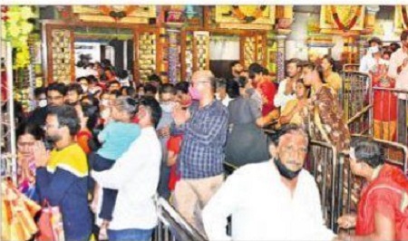 ఇంద్రకీలాద్రిపై భక్తజనసందోహం