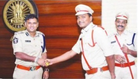 విజయవాడ పోలీస్ కమిషనర్‌ను కలిసిన జగ్గయ్యపేట ప్రాంత అధికారులు