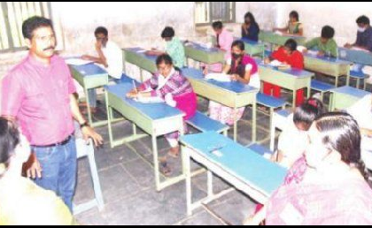 టెన్త్ పరీక్ష కేంద్రాల్లో కలెక్టర్ ఆకస్మిక తనిఖీ