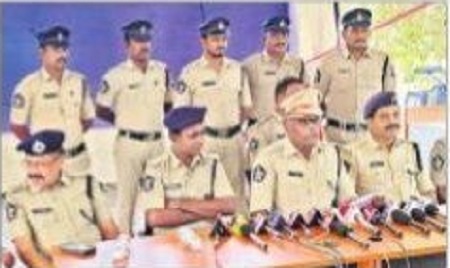 జల్సాల కోసం ఆటోల చోరి