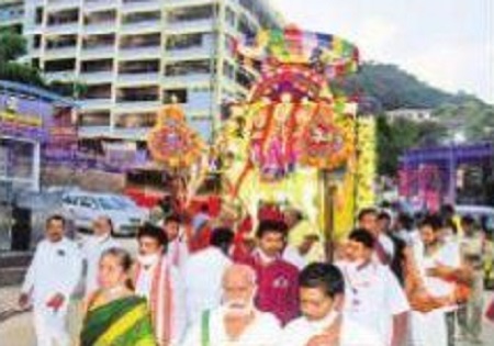 నంది వాహనంపై దుర్గామల్లేశ్వరులు