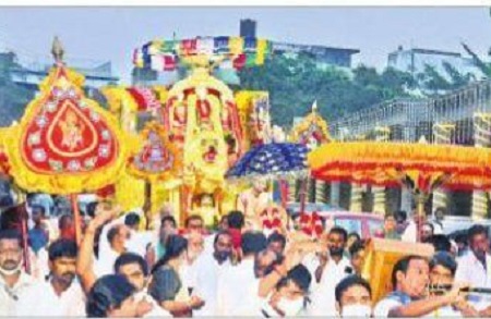 వైభవంగా ఆది దంపతుల కల్యాణోత్సవం