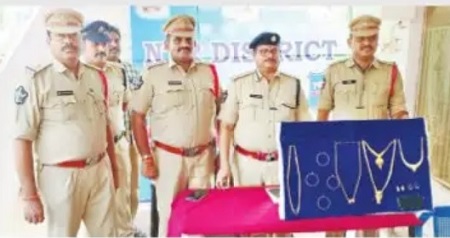 తోడు దొంగలు ఇళ్లల్లో చోరీలకు పాల్పడుతున్న భార్యా భర్తలు అరెస్ట్