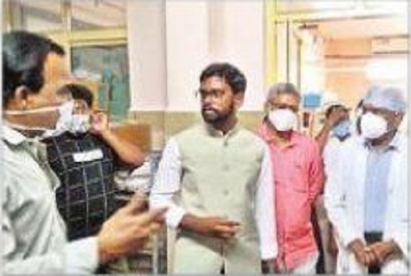 ప్రభుత్వస్పత్రిలో సబ్ కలెక్టర్ తనిఖీలు