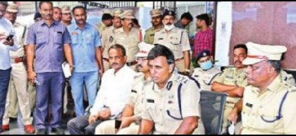 బెజవాడ పోలీస్ రైల్వే  జిఆర్ పి జాయింట్ ఆపరేషన్ : సిపి