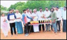 క్రికెట్ విజేతలకు బహుమతులు ప్రదానం