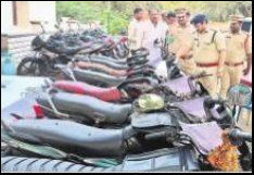 ద్విచక్ర వాహనాల దొంగ అరెస్ట్