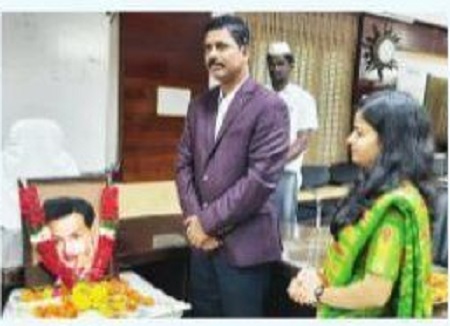 మహనీయుడు ఎన్టీఆర్: కలెక్టర్
