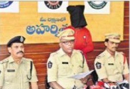 కక్ష సాధింపు కోసమే బైక్ ల దహనం