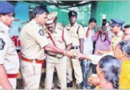 రోడ్డు ప్రమాదాలను అరికట్టేందుకు చర్యలు