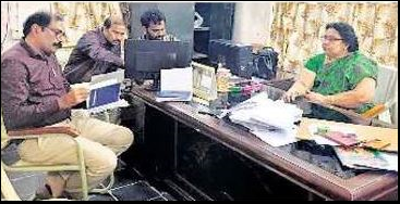 తహసీల్దార్ కార్యాలయంలో ఏసీబీ దాడులు