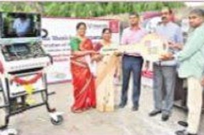 వీఎంసీకి మ్యాన్  హోల్ క్లీనింగ్ రోబో