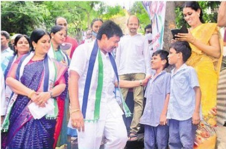 గడప గడపకు పండుగ