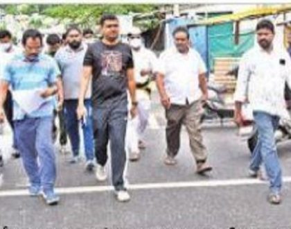పారిశుద్ధ్య కార్మికులు సమయపాలన పాటించాలి