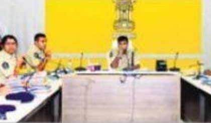 ఫిర్యాదుదారులతో మర్యాదగా ప్రవర్తించాలి