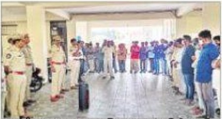 సత్ప్రవర్తన లేకపోతే నగర బహిష్కరణే
