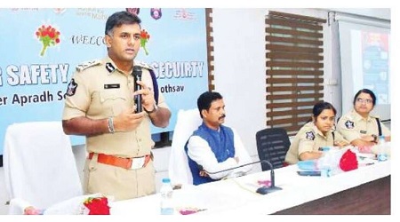 పిల్లలను సెల్ ఫోన్లకు దూరంగా ఉంచండి