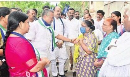 ప్రతి గడపకు ప్రభుత్వ సంక్షేమ పథకాలు