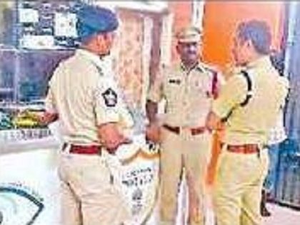 నగరంలో డీసీపీ విస్తృత పర్యటన