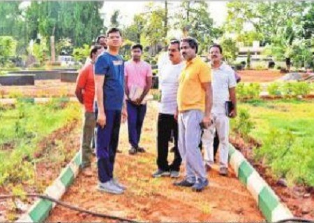 రాజీవ్‌గాంధీ పార్కు పనులు పూర్తి చేయాలి