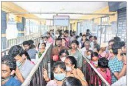 ఇంద్రకీలాద్రిపై కోలాహలం
