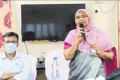 ప్రభుత్వ పాఠ్య పుస్తకాలతోనే బోధించాలి