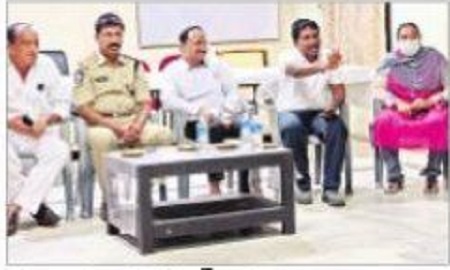 రోడ్లపై వాహనాలు నిలిపితే జరిమానా