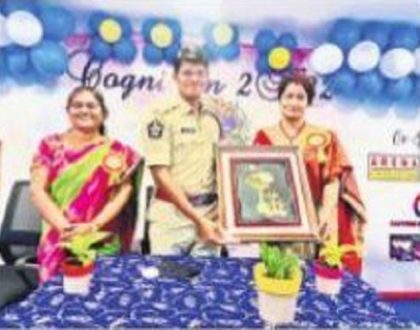 చదువుతో పాటు నైపుణ్యాలు పెంచుకోవాలి