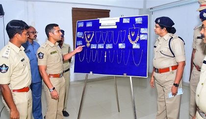 బెట్టింగ్ తో అప్పులు... తీర్చలేక చోరీలు