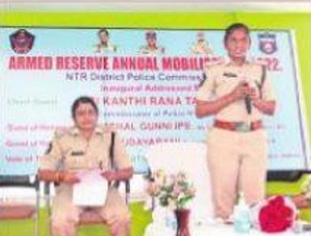 సమయస్ఫూర్తి తో వ్యవహరించండి