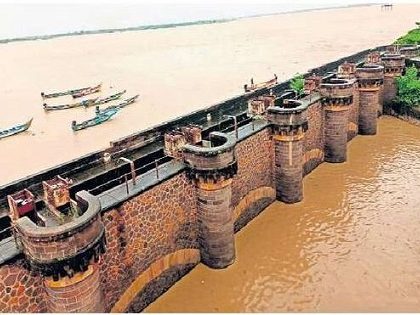 భారీ వర్షాలతో పోలీస్ యంత్రాంగం అలర్ట్
