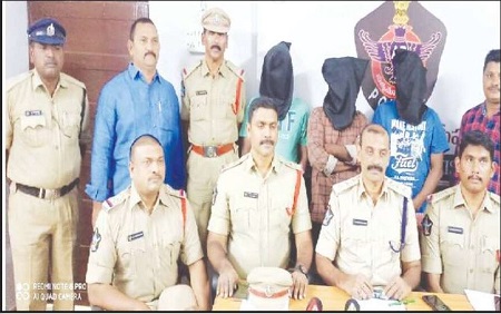 కాపర్ వైర్ల దొంగలు అరెస్ట్