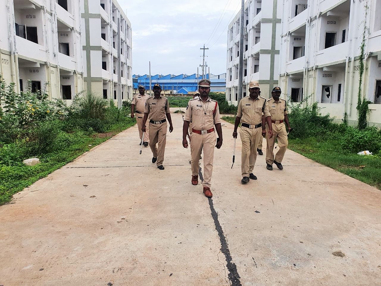 నగరాలలో ముఖ్య ప్రదేశాలలో విస్తృతంగా పుట్ పెట్రోలింగ్