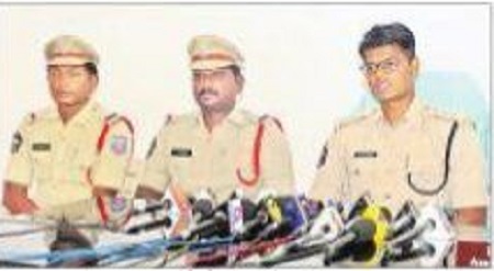 ట్రస్ట్ నుంచి పరారైన బాలుర ఆచూకీ లభ్యం