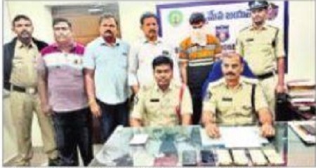 అమ్మాయిలను సరఫరా చేస్తామంటూ...