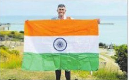 ఇంగ్లిష్ జలసంధిని ఈదిన హెడ్ కానిస్టేబుల్
