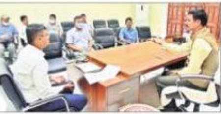 రిటైనింగ్ వాల్ నిర్మాణం పూర్తి చేయండి