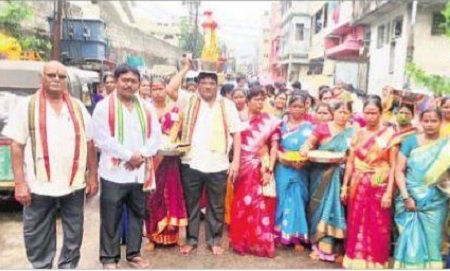 దుర్గమ్మకు ఆషాఢ సారె