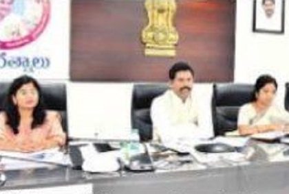 ఓటు గుర్తింపు కార్డుకు ఆధార్ అనుసంధానం