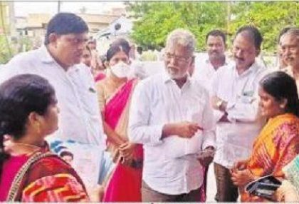 ప్రతి ఇంటికీ సంక్షేమ పథకాలు