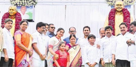 ఏడాదిలో వెలిగొండ