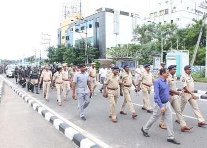 నగరంలో పోలీసుల ఫ్లాగ్ మార్చ్