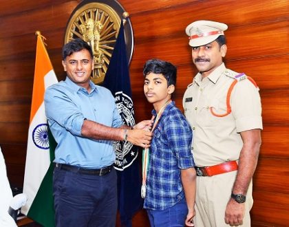 రైఫిల్ షూటింగ్ లో మురారికి బంగారు పతకం