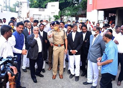 కోర్టుల భవనాన్ని సందర్శించిన హైకోర్టు సీజే