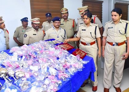 ఘరానా దొంగలు అరెస్ట్